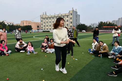 工会趣味运动会上，她们展现出纪检监察人奋发向上、热爱生活的精神风貌.png