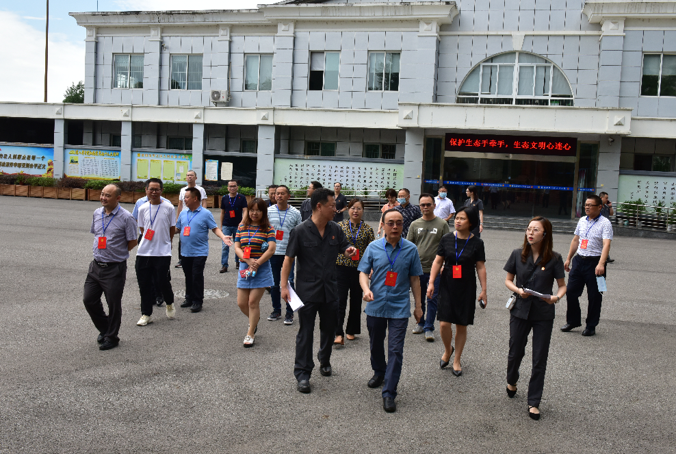 德阳市罗江区人大常委会主任白光裕一行视察区法院智慧法院建设情况