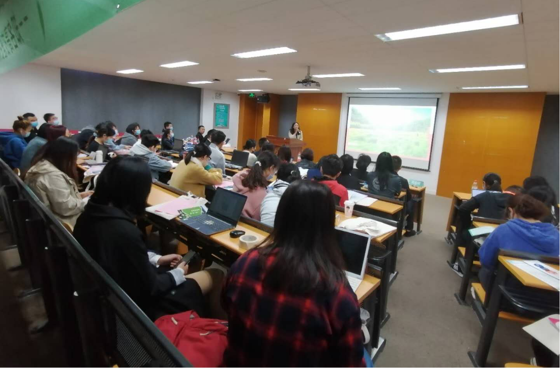 10月19日，雨城区在中国人民大学站招聘会专场宣讲.png