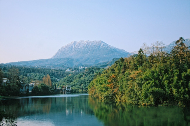 黄龙湖美景  张梦迪 摄.jpg